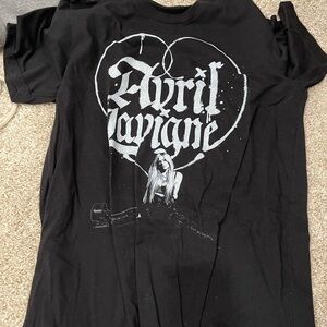 Avril Lavigne shirt